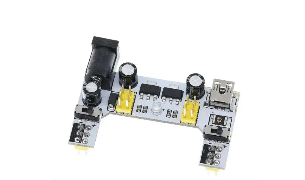 Fuente de voltaje para protoboard Micro-USB